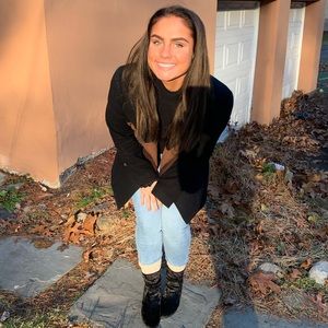 Meet your Posher, Alyssa